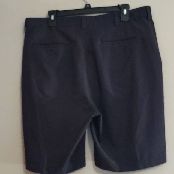 Roundtree and Yorke Men's 36 Black Gray Performance Golf Shorts - Picture 2 of 5